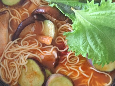 チャルメラとんこつ味の激辛しいたけラーメン